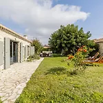Spacieuse Maison Avec Jardin Et Accessible à Pied