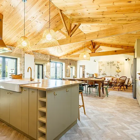 Spacieuse Maison Avec Jardin Et Accessible A Pied * Saint-Pierre-d'Oleron