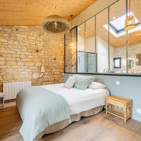 Spacieuse Maison Avec Jardin Et Accessible à Pied *