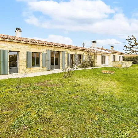 Spacieuse Maison Avec Jardin Et Accessible à Pied *
